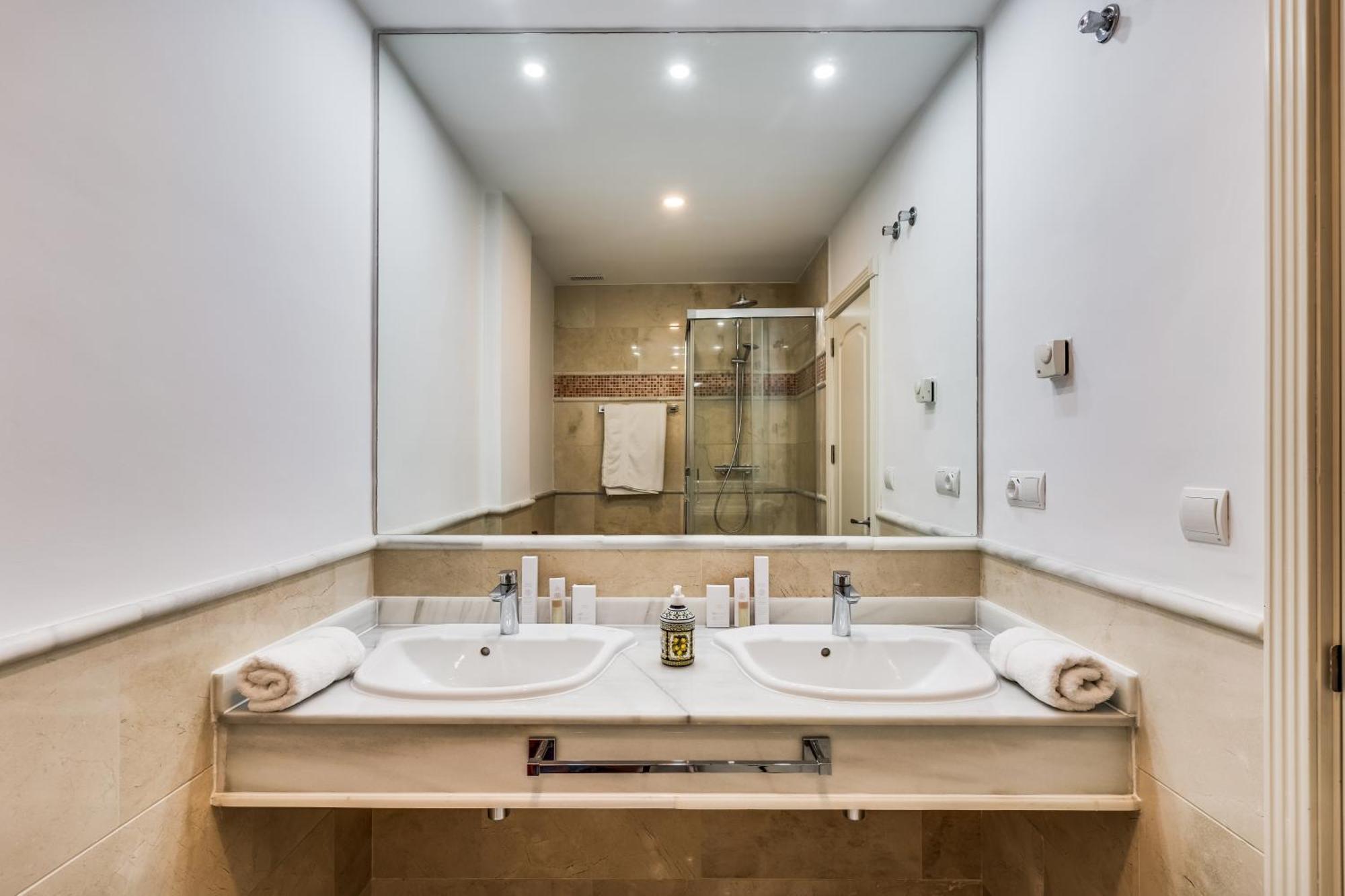 Molo Residences Boutique Apartments & Spa Marbella Buitenkant foto