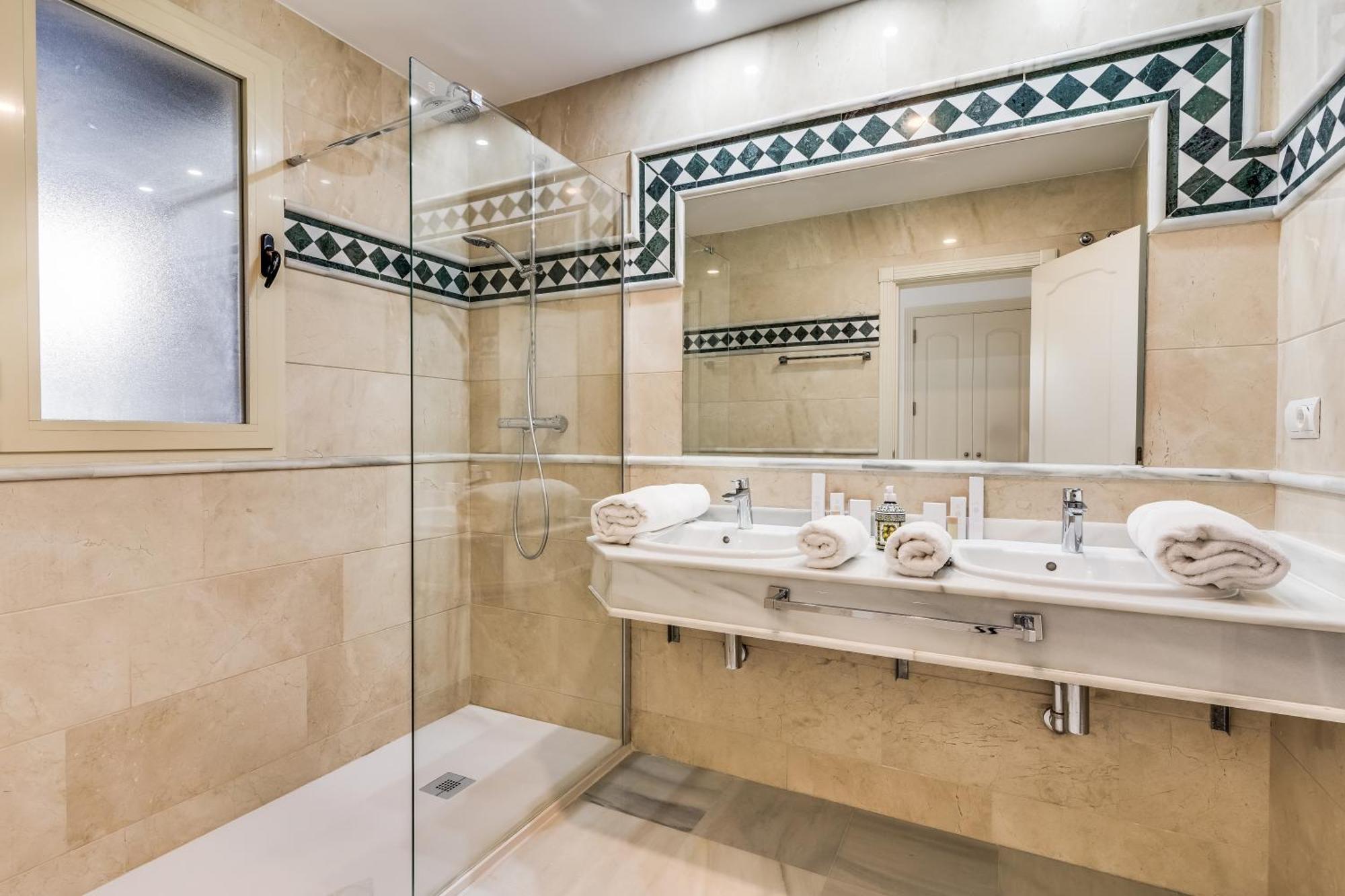 Molo Residences Boutique Apartments & Spa Marbella Buitenkant foto
