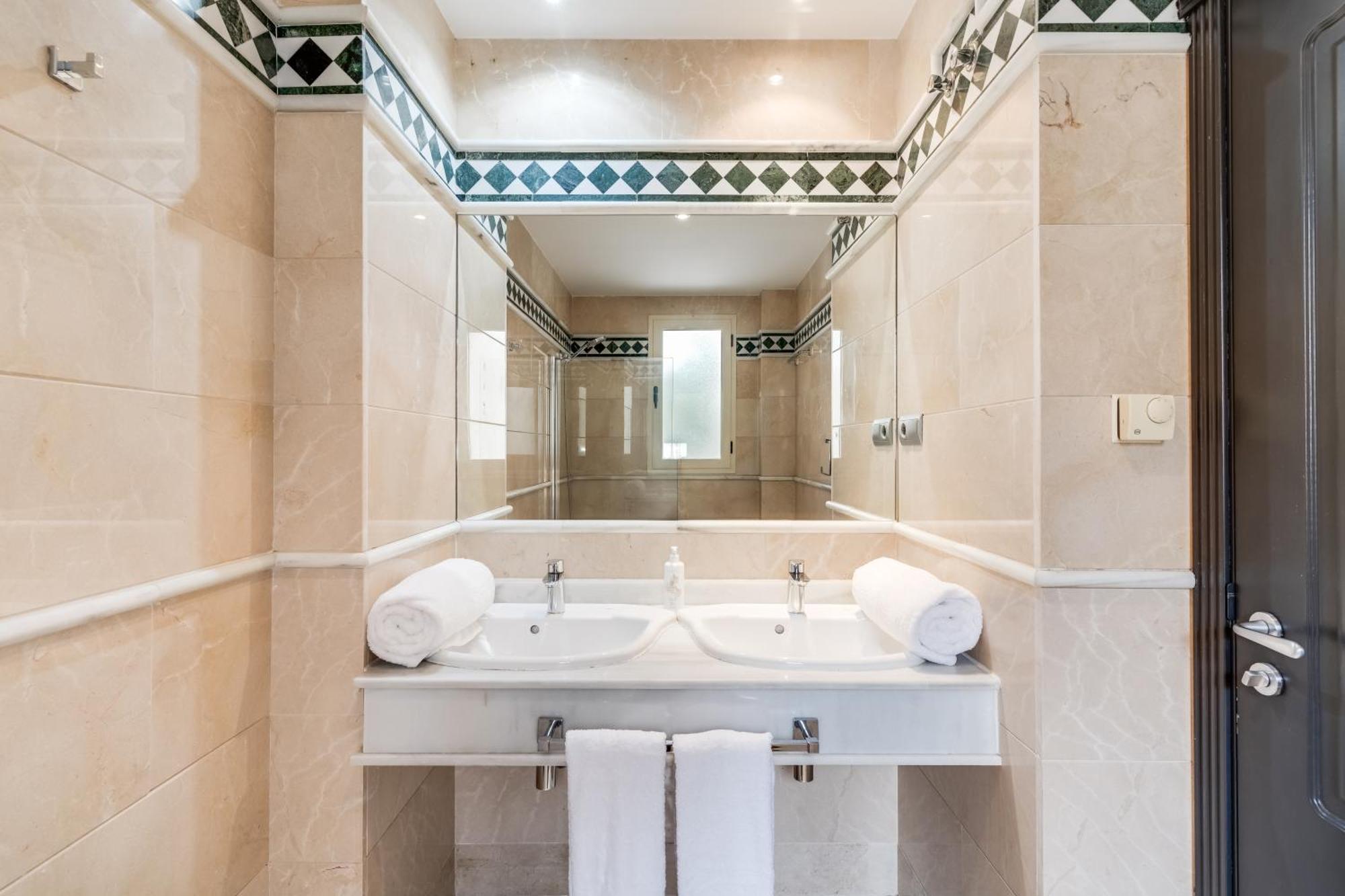 Molo Residences Boutique Apartments & Spa Marbella Buitenkant foto